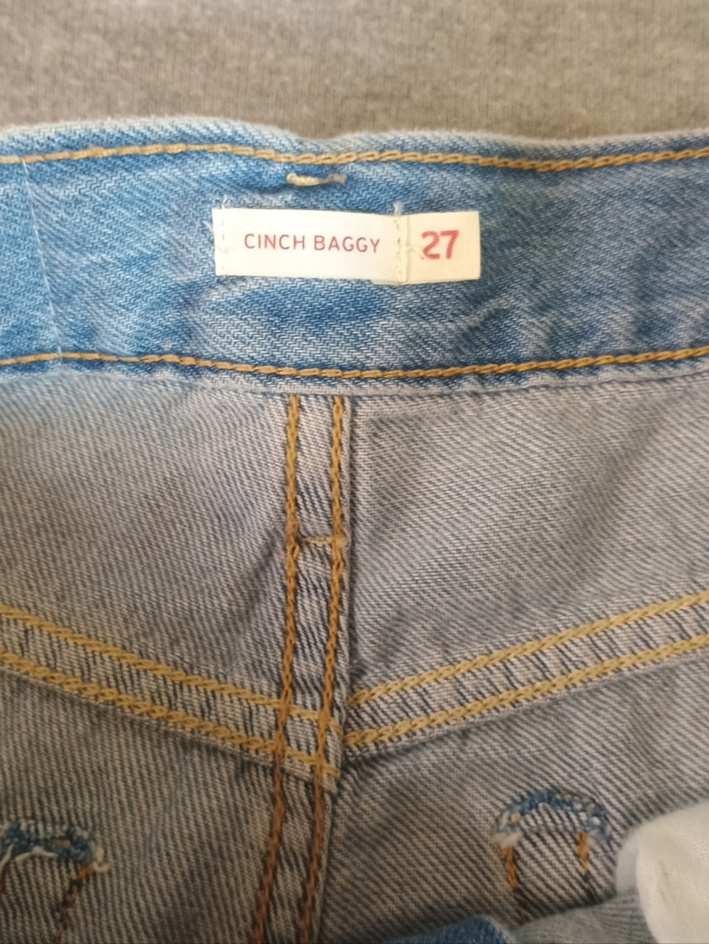 Levi's Women's Size 27  Cinch Baggy Jeans - Picture 2 of 12
